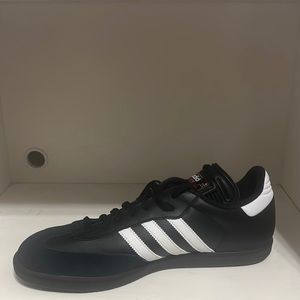 Men’s Adidas Sneaker